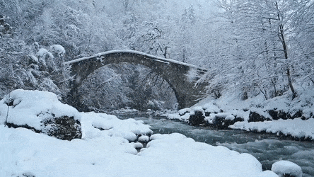 Hình động cây cầu tuyết đẹp