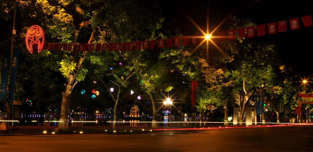 Hình ảnh đẹp đường phố Hà Nội về đêm