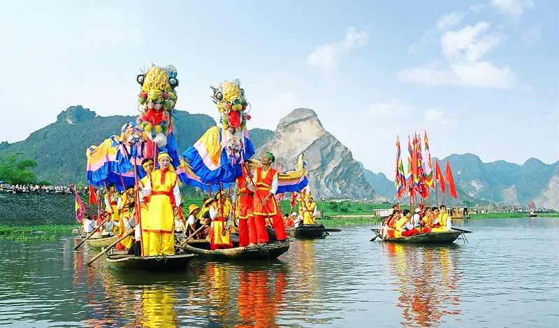 Lễ hội hoa lư ở quê nhà Việt nam